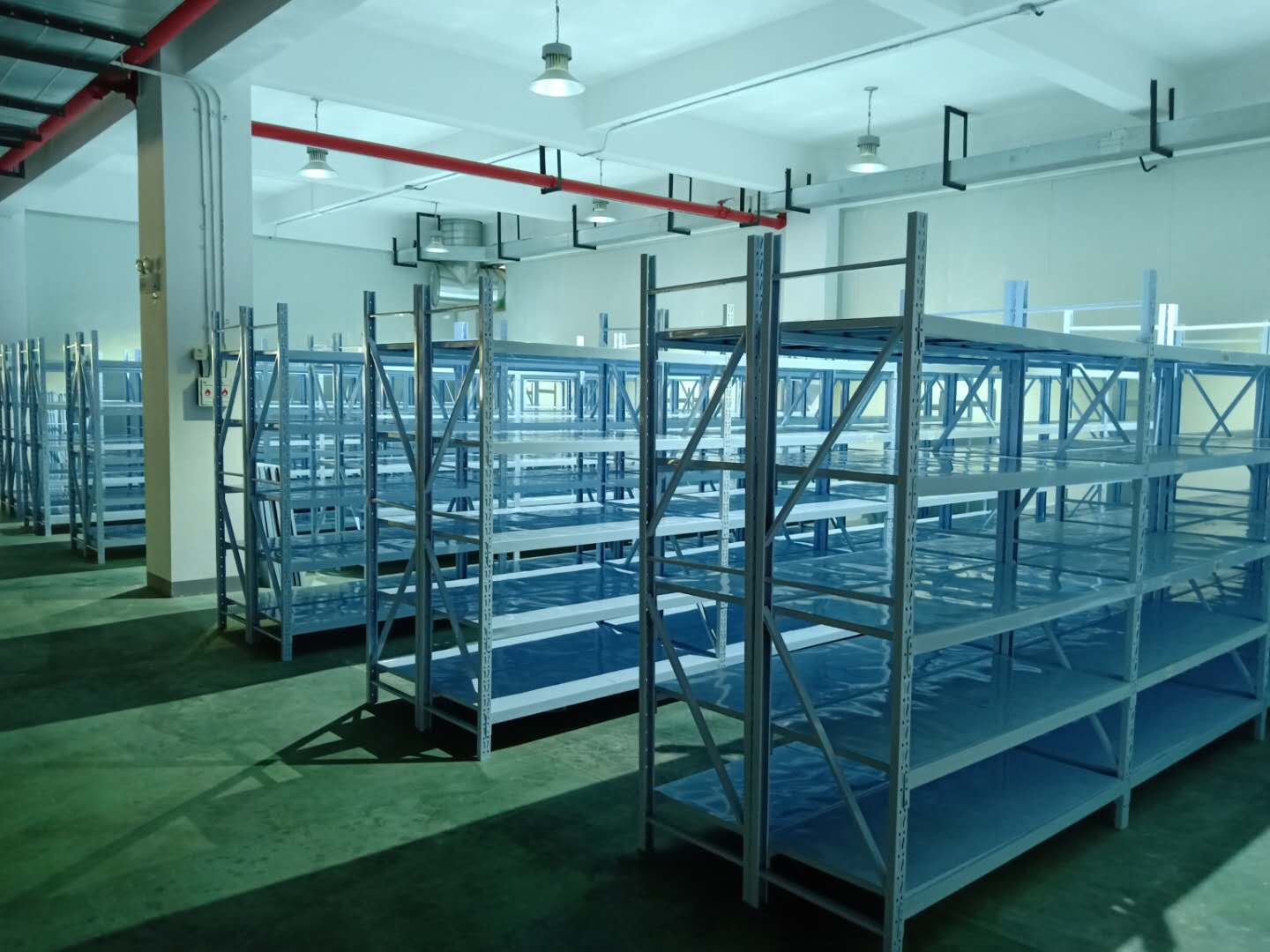 <b>倉儲貨架系統在企業物流中起著什么樣的重要作用？</b>